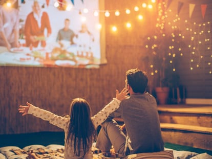 Existen distintos proyectores para disfrutar de películas y series en casa como en el cine.