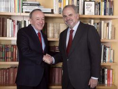 Roberto Alcantara (izq) junto al presidente del Grupo Timón, Ignacio Polanco.