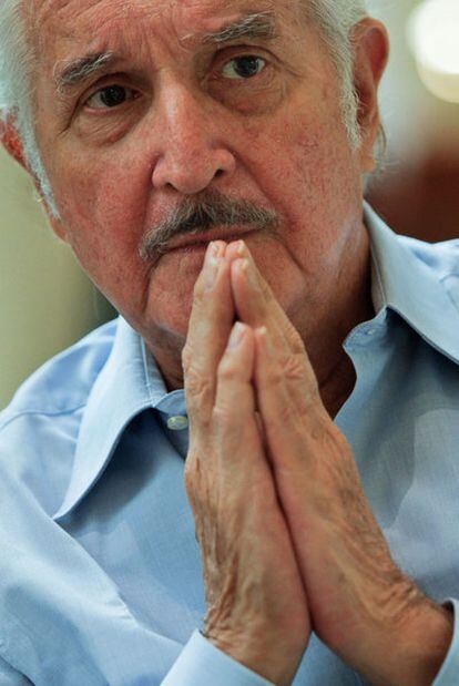 Carlos Fuentes, durante la entrevista, ayer en Madrid.