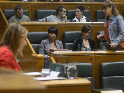 El grupo parlamentario de EH Bildu, este jueves durante el pleno.