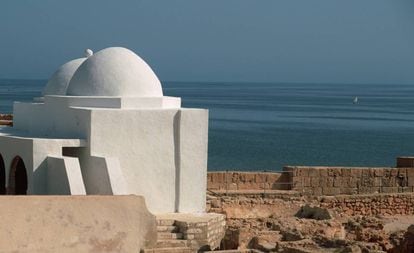 Cúpulas del fuerte Borj el Kebir, en Djerba (Túnez).