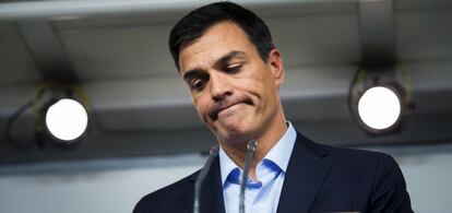 El líder del PSOE, Pedro Sánchez, durante su comparecencia ante los medios en la sede de la madrileña calle de Ferraz.