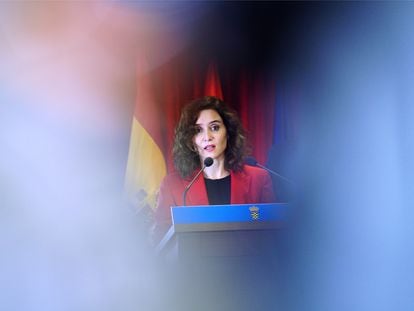 La presidenta de la Comunidad de Madrid, Isabel Díaz Ayuso, en el Ayuntamiento coruñés de Ordes, el pasado jueves.