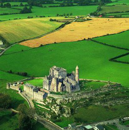 Conjunto medieval de Rock of Cashel, Irlanda.