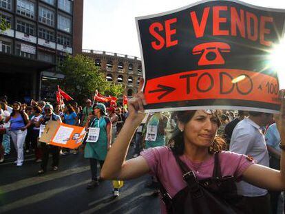 Participantes en la manifestaci&oacute;n contra los recortes en Valencia.