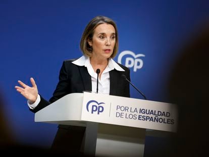 La portavoz del PP en el Congreso, Cuca Gamarra, en conferencia de prensa, este lunes, en la sede del partido en Madrid.