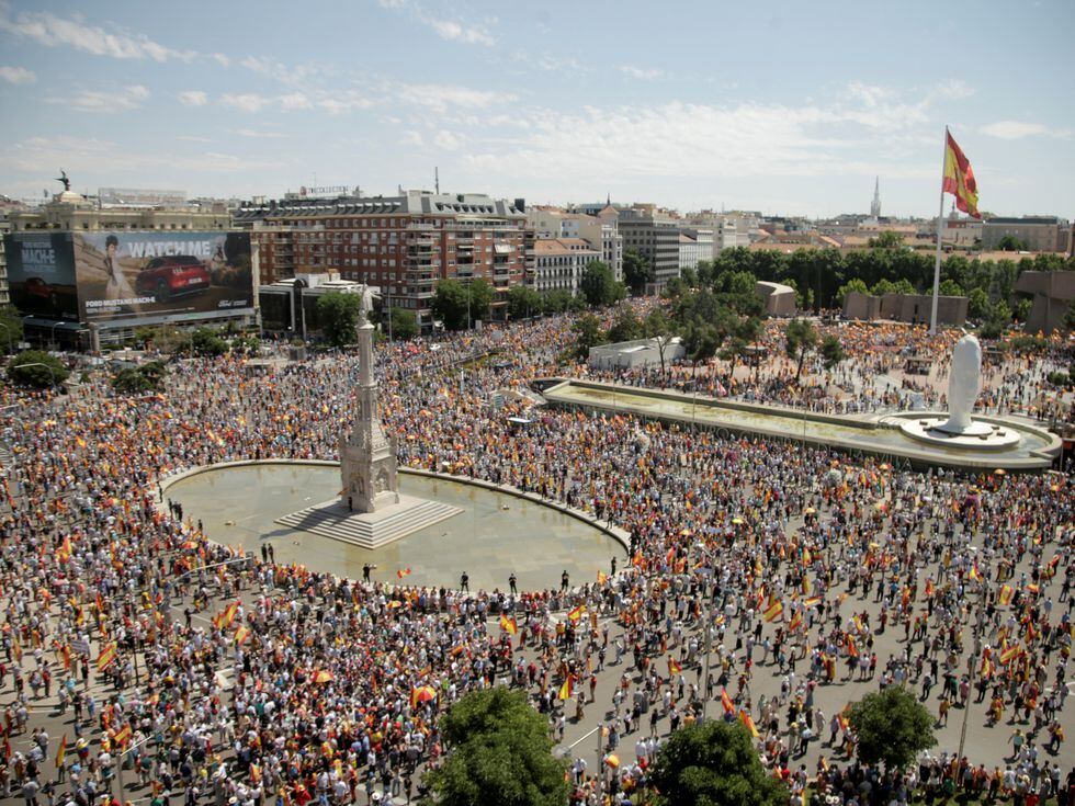 Asi Le Hemos Contado La Manifestacion En La Plaza De Colon Contra Los Indultos Del Proces Espana El Pais