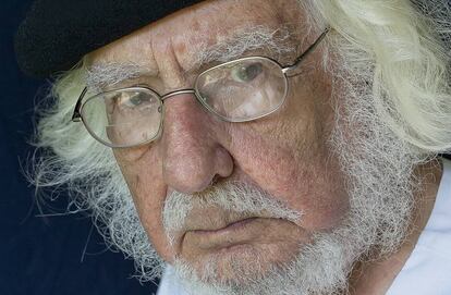 Ernesto Cardenal en su casa de Managua, en 2015.