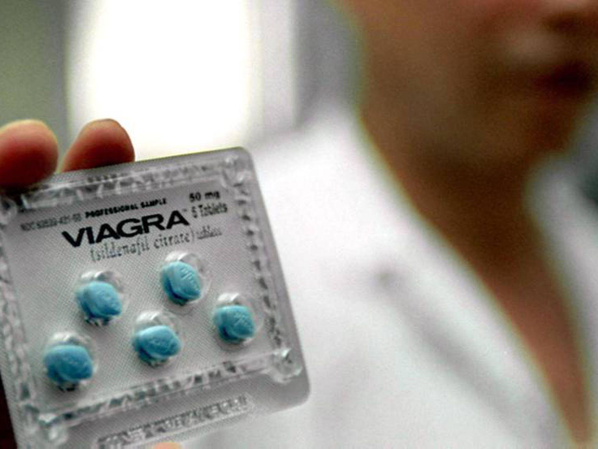 Peticionario los Traición Viagra: la pastillita azul que revolucionó el sexo cumple 20 años |  Economía | EL PAÍS