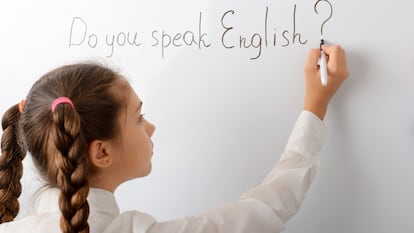 Series en versión original y libros sencillos que enseñan inglés