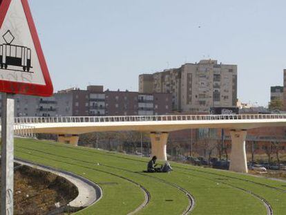 Obra de construcci&oacute;n del tranv&iacute;a de Alcal&aacute; de Guadaira