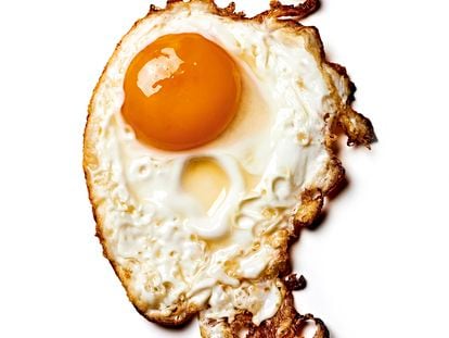 Imagen de la portada de ‘The Gourmand. El huevo. Historias y recetas’ (Taschen).