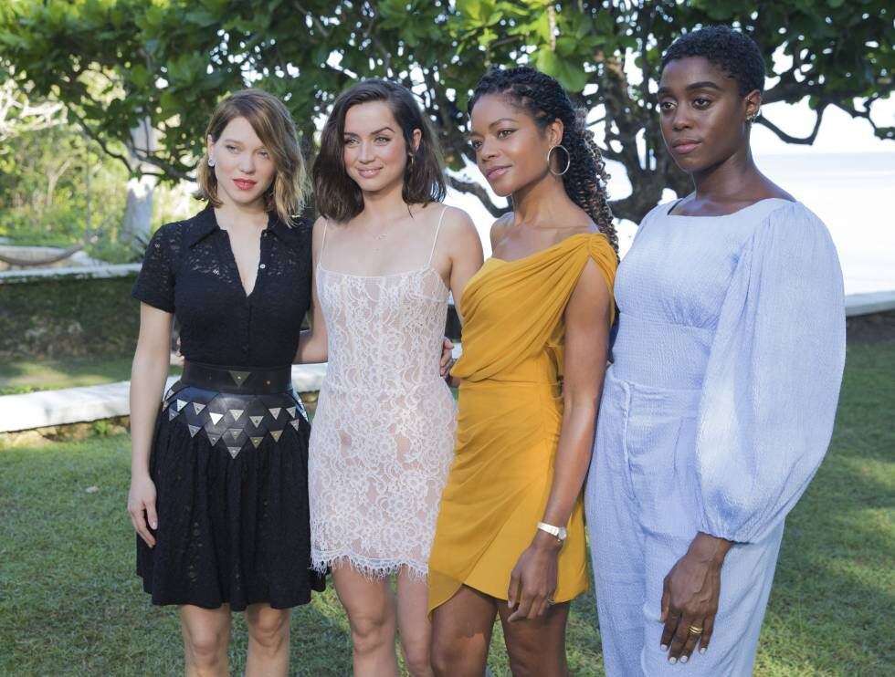 De izquierda a derecha: las actrices Lea Seydoux, Ana de Armas, Naomie Harris y Lashana Lynch, en la presentación del cartel de la última entrega de la saga de James Bond, en Jamaica, este jueves. 