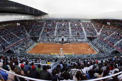 El recinto central de la Caja Mágica, durante un partido de tenis del Masters Open Mutua Madrileña, en mayo de 2009.