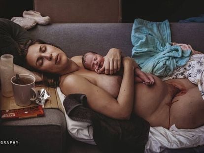 Foto ganadora del Concurso de Fotografía de Nacimiento 2020: “A Moment of Silence” ( Un momentos de silencio),Holanda.