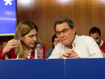 Marta Pascal, junto Artur Mas, durante el consell nacional del PDeCAT.