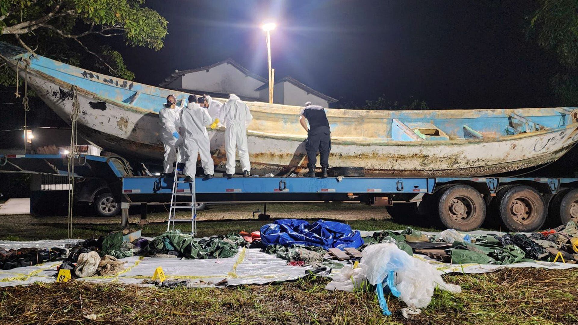 Brasil sospecha que la patera extraviada llevaba 25 africanos a Canarias que murieron de hambre y sed