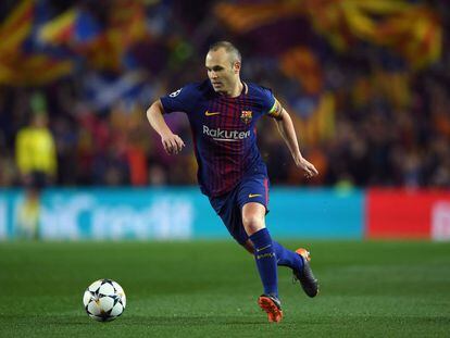 Andrés Iniesta durant un partit de Champions.