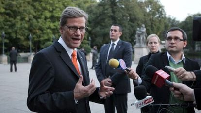 El ministro alemán de Exteriores,Guido Westerwelle, en Varsovia.