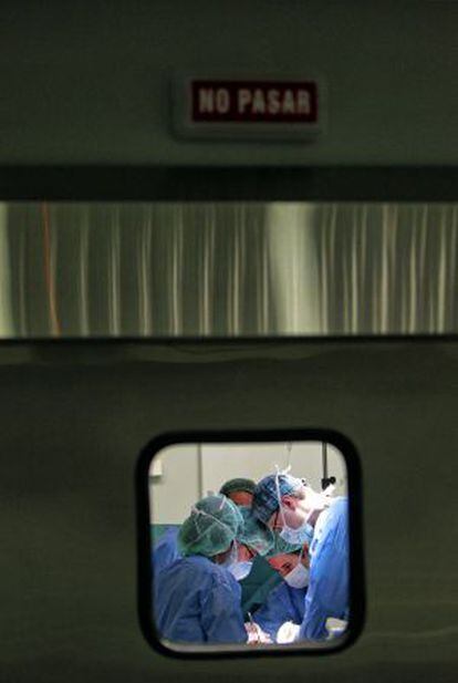 Trasplante de hígado, la semana pasada, en el Hospital Puerta de Hierro de Majadahonda, Madrid.