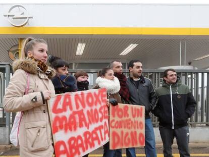 Concentraci&oacute;n en la planta de Opel en Zaragoza