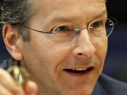 Guindos acusa a Bruselas de sembrar dudas sobre la banca