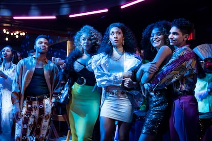 Dyllón Burnside, Hailie Sahar, Mj Rodriguez, Indya Moore y Angel Bismark Curiel, en el primer episodio de la tercera temporada de 'Pose'.