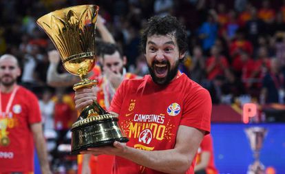 Sergio Llull celebra la victoria en el Mundial de baloncesto 2019.