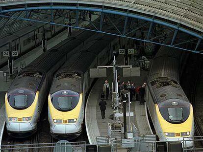 Trenes Eurostar que enlazan Londres con Paris, a través del Eurotunnel, en la estación de Waterloo.