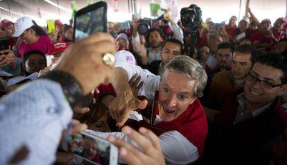 Alfredo del Mazo, en un acto de campaña.