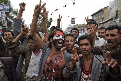 Manifestantes piden en Saná que Saleh deje el poder.
