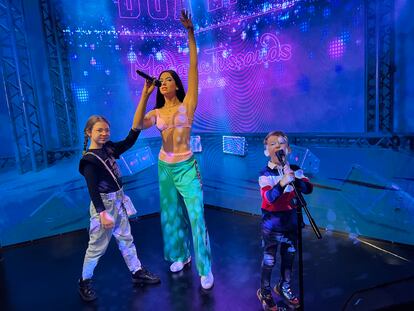 Figura de cera de la cantante Dua Lipa en el museo de cera Madame Tussauds. 
