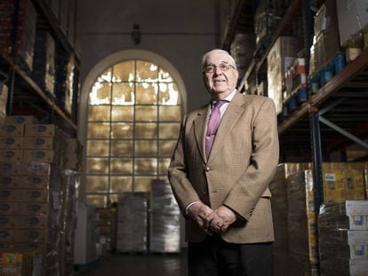 Francisco García, en los almacenes del Banco de Alimentos.