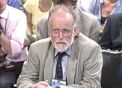 David Kelly, durante su comparecencia en la comisión que estudió las presuntas modificaciones de los informes sobre las armas de Irak.