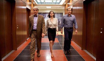 Sam Waterstone, Emily Mortimer y Jeff Daniels, intérpretes principales de The newsroom.