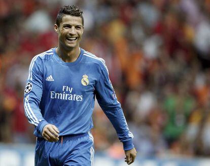 Ronaldo sonrie durante el partido.