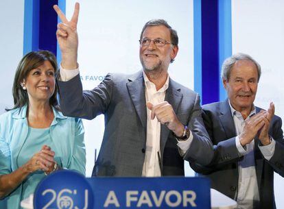 Mariano Rajoy, en Lleida junto a Dolors L&oacute;pez y Jos&eacute; Ignacio Llorens.