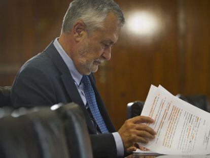 Jos&eacute; Antonio Gri&ntilde;&aacute;n, en el Parlamento andaluz.