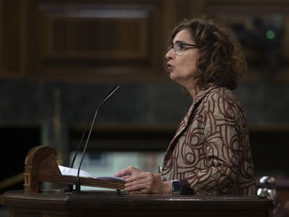 La ministra de Hacienda, María Jesús Montero, en el Congreso.