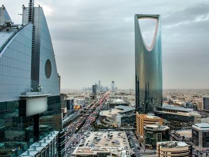 El fondo soberano de Arabia Saudí es uno de los mayores del mundo. En la imagen, rascacielos en Riad.