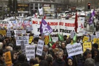 Manifestación convocada en Madrid en protesta por las políticas económicas de la Unión Europea y sus consecuencias para la ciudadanía.