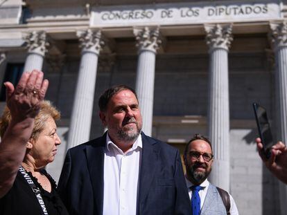 El presidente de ERC, Oriol Junqueras, tras mantener una reunión de trabajo con los grupos parlamentarios de su partido, en el Congreso de los Diputados este jueves.
