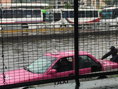 Las inundaciones en la avenida Insurgentes Norte de Ciudad de M&eacute;xico.