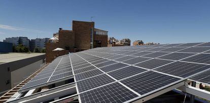 Instalación fotovoltaica compartida de Entrepatios, en Madrid (calle del Petróleo).