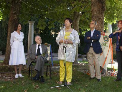 Eduardo Arroyo y la alcaldesa de Segovia, Clara Luquero, inauguran el Hay Festival.