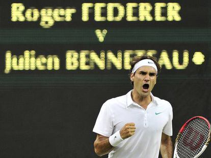 Roger Federer celebra la consecuci&oacute;n del cuarto set. 