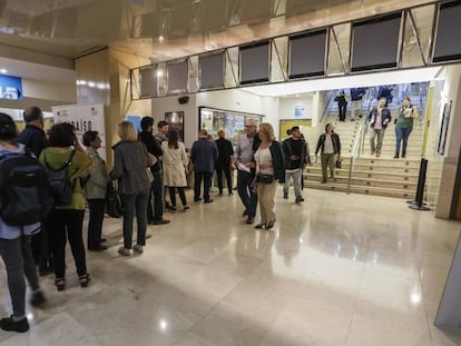 Asistentes a la XII Fiesta del Cine en una sala madrile&ntilde;a. 