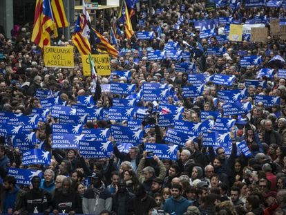 Miles de personas concentradas en Barcelona convocados por 'Casa nostra, casa vostra' para iniciar una marcha a favor de la acogida de refugiados, en septiembre de 2019.