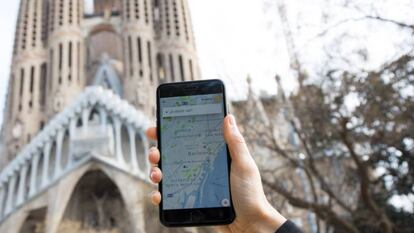 Los teléfonos móviles ofrecen datos sobre geolocalización gracias al sistema de navegación por satélite que utiliza la teoría de grupos, una rama de las matemáticas.