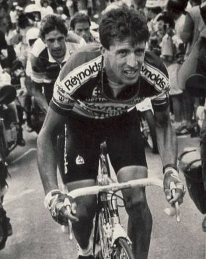 Pedro Delgado, en el Alpe d´Huez en el Tour de 1988.